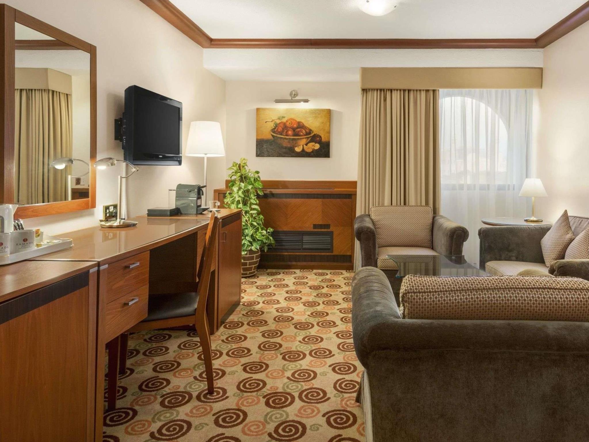 Ramada By Wyndham Bahrain Hotel Manamah Buitenkant foto