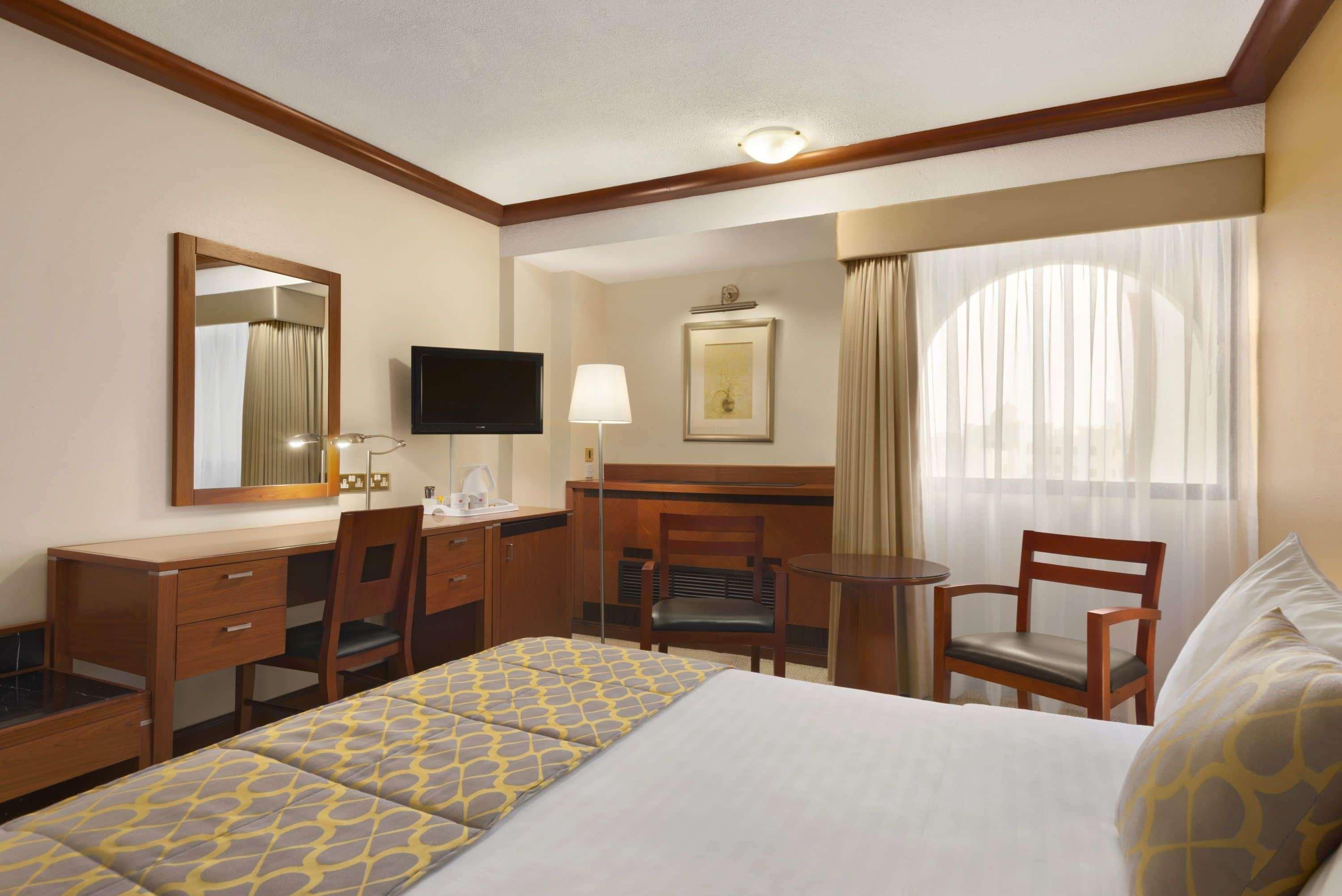 Ramada By Wyndham Bahrain Hotel Manamah Buitenkant foto