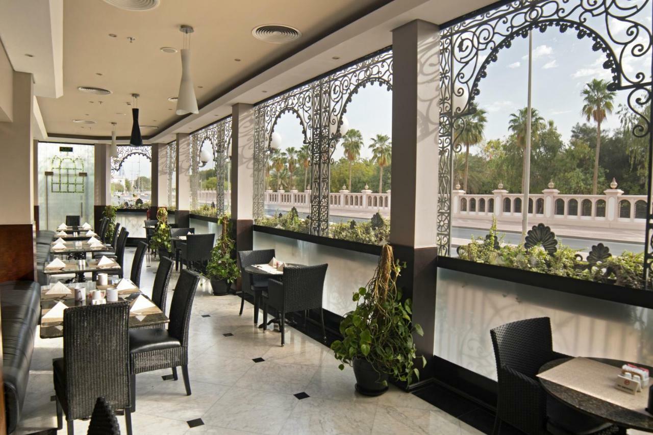 Ramada By Wyndham Bahrain Hotel Manamah Buitenkant foto