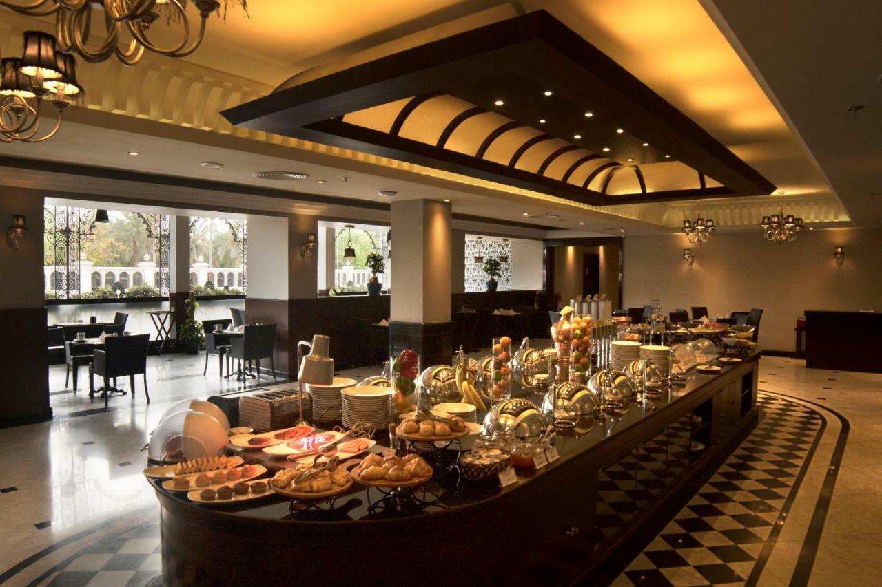 Ramada By Wyndham Bahrain Hotel Manamah Buitenkant foto
