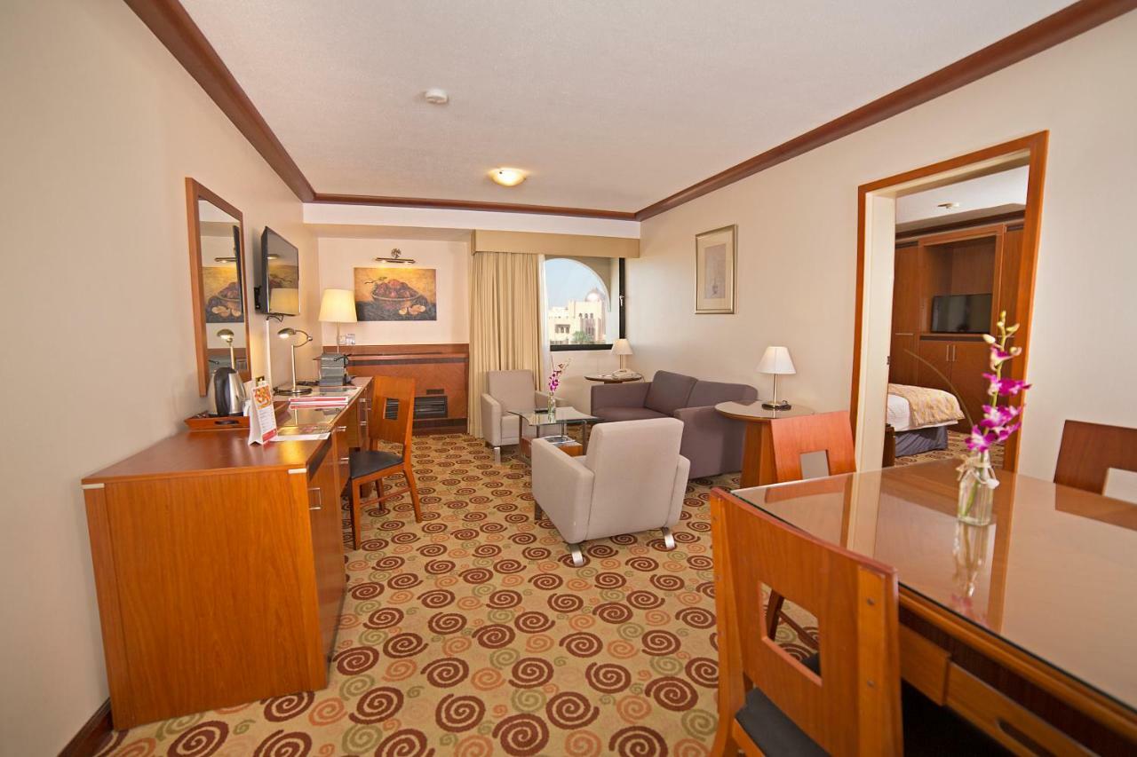 Ramada By Wyndham Bahrain Hotel Manamah Buitenkant foto
